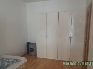 Pronájem bytu 2+kk, Praha - Žižkov, Jeseniova, 48 m2