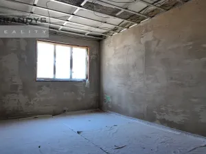 Prodej rodinného domu, Okna, 630 m2