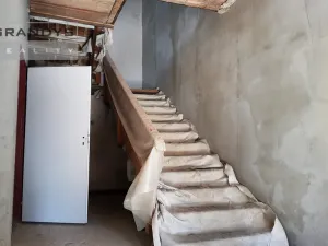 Prodej rodinného domu, Okna, 630 m2