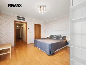 Pronájem bytu 2+kk, Praha - Žižkov, Ke kapslovně, 64 m2