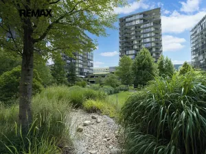 Pronájem bytu 2+kk, Praha - Žižkov, Ke kapslovně, 64 m2