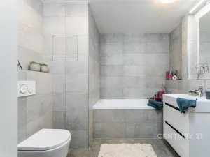 Prodej bytu 2+kk, Praha, Arnošta Staňka, 47 m2