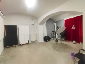 Pronájem atypického bytu, Praha, Plzeňská, 120 m2