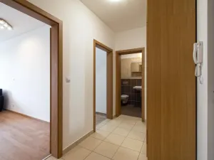 Pronájem bytu 2+kk, Praha - Vysočany, Ocelářská, 59 m2
