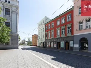 Pronájem obchodního prostoru, Opava, Dolní náměstí, 27 m2