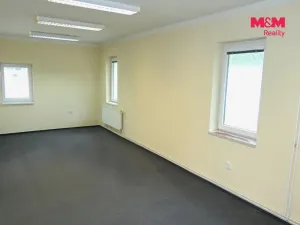 Pronájem kanceláře, Králův Dvůr, V Lukách, 200 m2