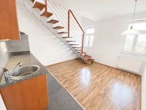 Pronájem bytu 2+kk, Praha - Vysočany, Freyova, 55 m2