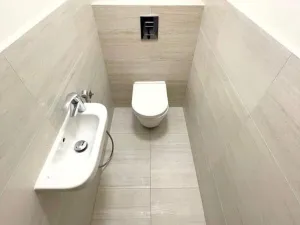 Pronájem bytu 2+kk, Karlovy Vary, Svatošská, 69 m2