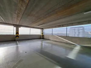 Pronájem garážového stání, Praha - Černý Most, Bryksova, 13 m2