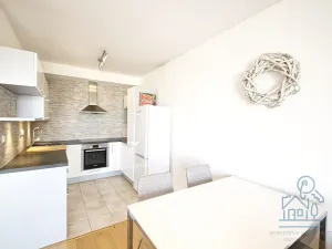 Pronájem bytu 2+kk, Praha - Holešovice, V háji, 56 m2