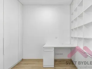 Pronájem bytu 1+kk, Praha - Žižkov, Biskupcova, 25 m2