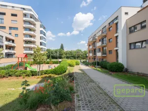 Prodej bytu 2+kk, Praha, Zimova, 63 m2