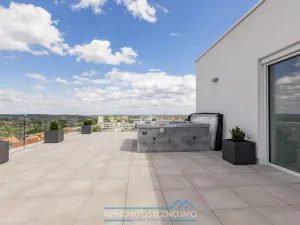 Prodej atypického bytu, Znojmo, Jarošova, 235 m2