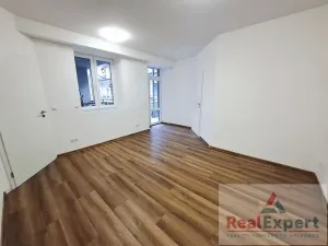 Pronájem bytu 2+kk, Praha - Vinohrady, Máchova, 42 m2