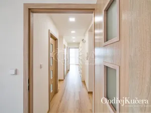 Pronájem bytu 3+kk, Praha - Břevnov, Na Petřinách, 67 m2