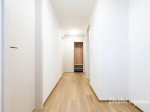 Pronájem bytu 2+kk, Praha - Hloubětín, Poděbradská, 64 m2