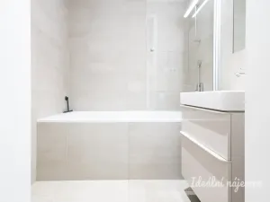 Pronájem bytu 2+kk, Praha - Libeň, Zenklova, 53 m2
