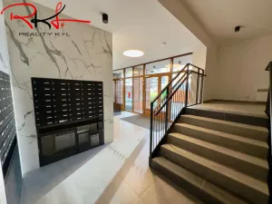 Pronájem garážového stání, Praha, Kardausova, 14 m2