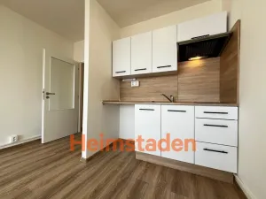 Pronájem bytu 1+kk, Orlová - Lutyně, Masarykova třída, 26 m2