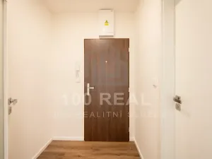 Pronájem bytu 2+kk, Pardubice, třída Míru, 44 m2