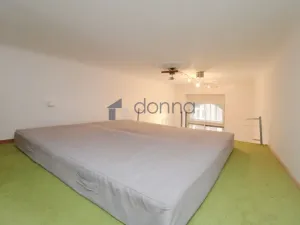 Pronájem bytu 2+1, Praha, Navrátilova, 56 m2