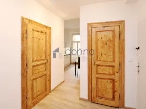 Pronájem bytu 2+1, Praha, Navrátilova, 56 m2