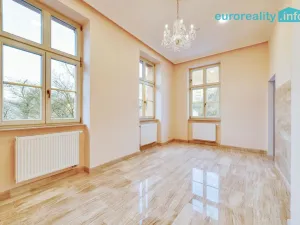 Pronájem obchodního prostoru, Karlovy Vary, Zámecký vrch, 20 m2