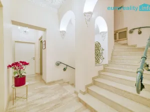 Pronájem obchodního prostoru, Karlovy Vary, Zámecký vrch, 126 m2