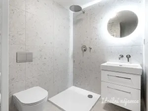 Pronájem bytu 1+kk, Praha - Smíchov, Plzeňská, 29 m2