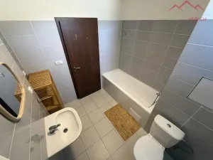Pronájem bytu 1+kk, Chomutov, Žižkovo náměstí, 43 m2