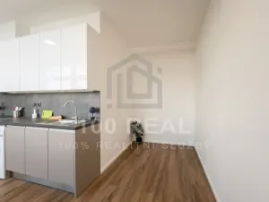 Pronájem bytu 1+kk, Pardubice, třída Míru, 27 m2