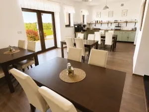 Pronájem restaurace, Bitozeves, 824 m2