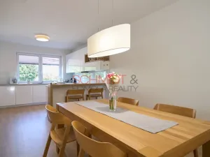 Prodej rodinného domu, Hustopeče, Gen. Peřiny, 201 m2