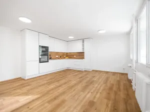 Prodej bytu 3+kk, Praha - Střížkov, Žandovská, 74 m2