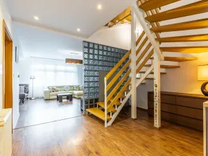 Prodej rodinného domu, Praha - Benice, Okrasná, 230 m2