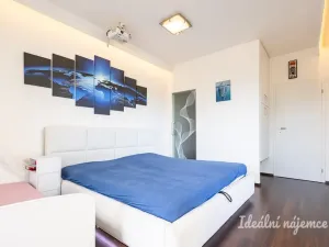 Pronájem bytu 2+kk, Praha - Holešovice, Varhulíkové, 80 m2