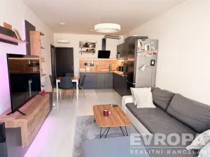 Pronájem bytu 2+kk, Praha - Dolní Měcholupy, Honzíkova, 59 m2