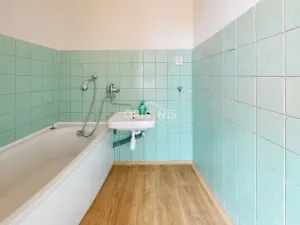 Pronájem bytu 2+1, Chomutov, Adámkova, 61 m2