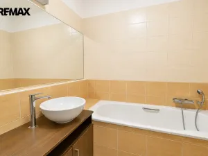 Pronájem bytu 2+kk, Hradec Králové - Nový Hradec Králové, Rybova, 62 m2