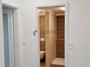 Pronájem bytu 2+kk, Praha, Formanská, 44 m2