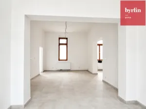 Pronájem obchodního prostoru, Krnov, nám. Minoritů, 88 m2