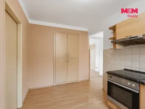 Prodej bytu 3+1, Jince, Čenkovská, 69 m2