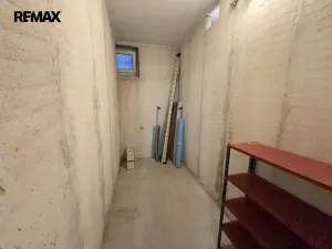 Pronájem bytu 2+1, Praha - Libeň, Přádova, 68 m2