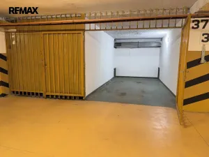 Pronájem bytu 2+1, Praha - Libeň, Přádova, 68 m2