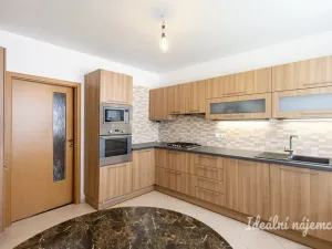 Pronájem bytu 3+1, Praha - Modřany, Levského, 75 m2