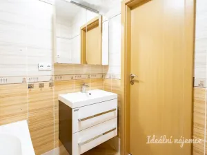 Pronájem bytu 3+1, Praha - Modřany, Levského, 75 m2