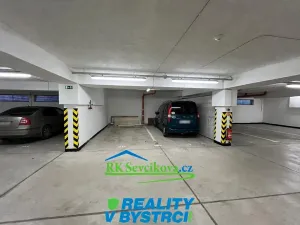 Pronájem garážového stání, Brno, Křepelčí, 15 m2