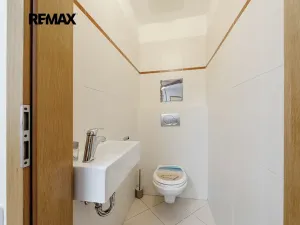 Prodej bytu 2+kk, Praha - Holešovice, Osadní, 54 m2