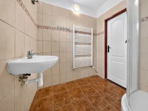 Prodej bytu 3+1, Černuc, 79 m2