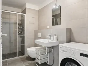 Pronájem bytu 2+kk, Praha - Modřany, Komořanská, 63 m2